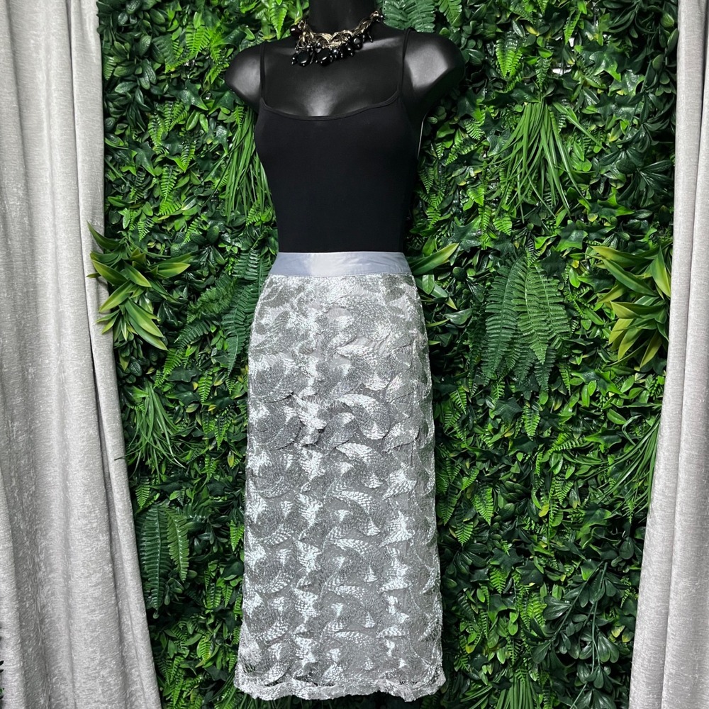 Eveen‎ Kueen Skirt with Shorts Lining Small Silver Metallic Leaf Lace Midi 3659